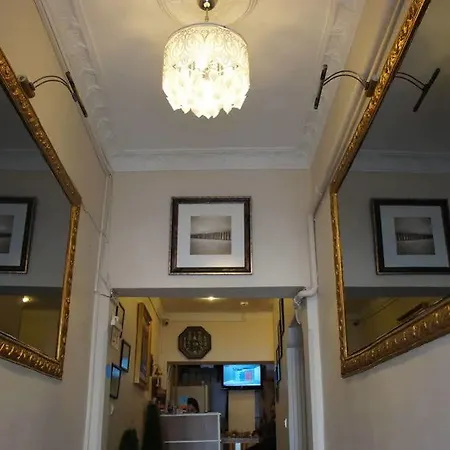 Valeo Hotel